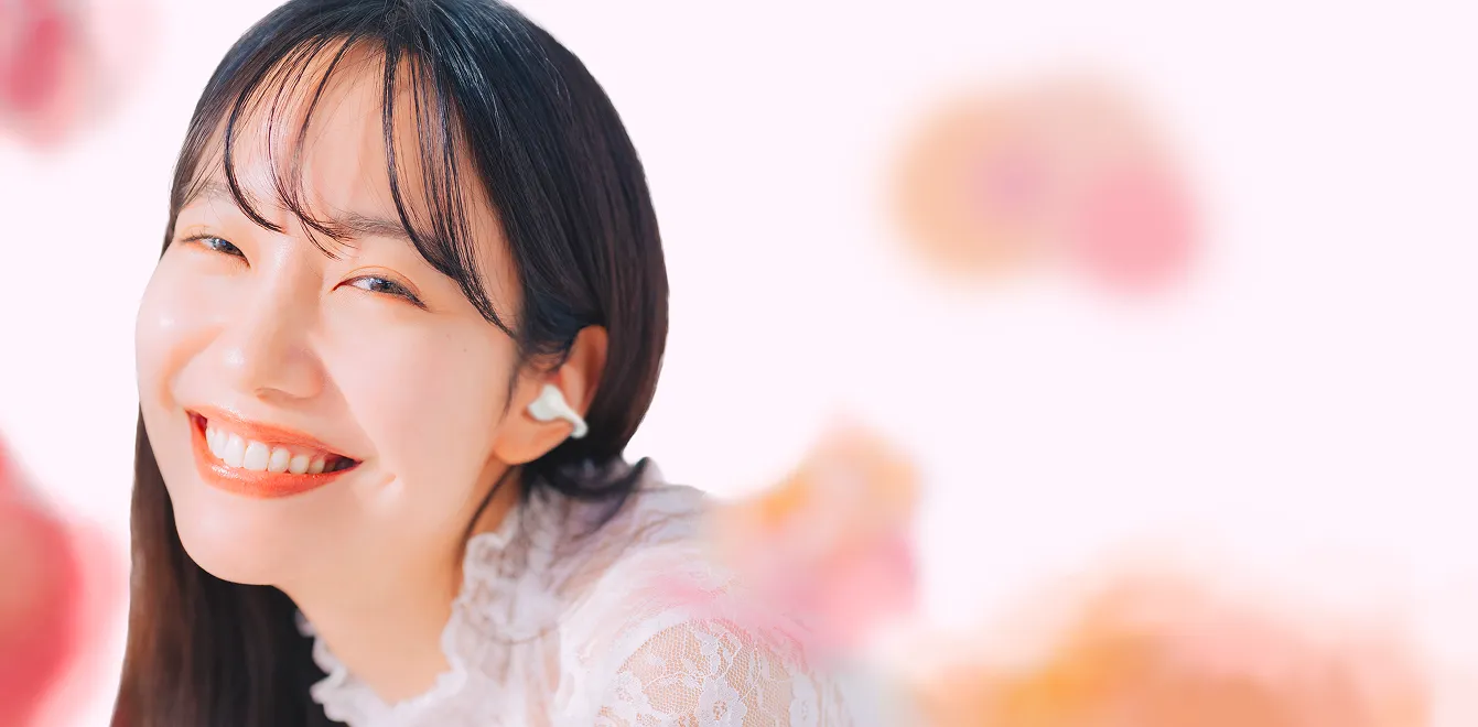 耳に馴染み、忘れるほどの付け心地。“アクセサリー感覚”で耳元へ。