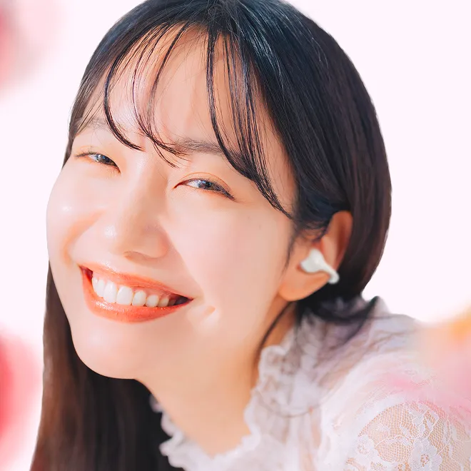 耳に馴染み、忘れるほどの付け心地。“アクセサリー感覚”で耳元へ。